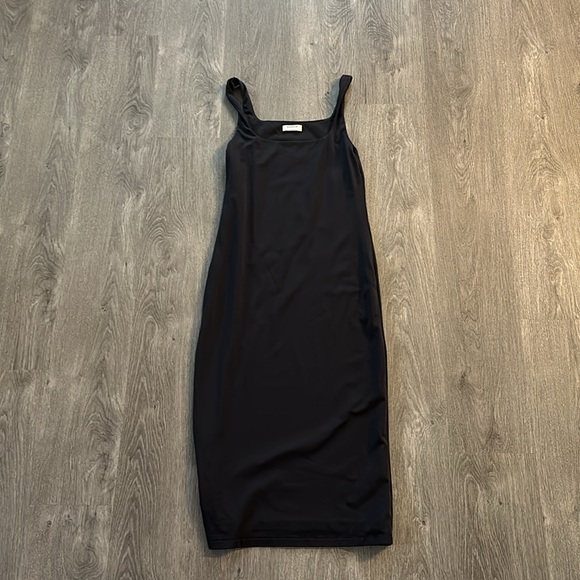 Babaton dress size large Worn once - Picture 1 of 3